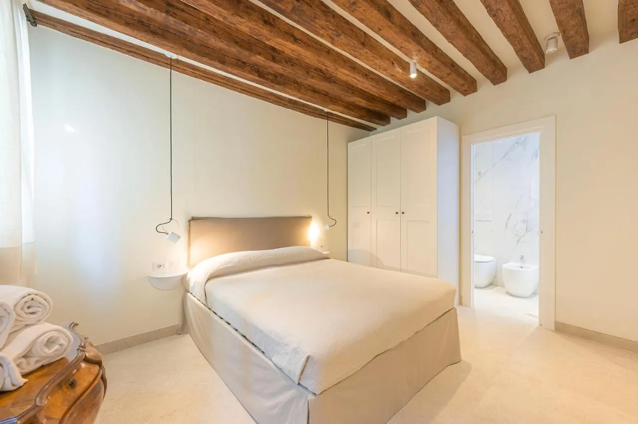 Grifalcon D'Oro - Venice City Center Appartement
